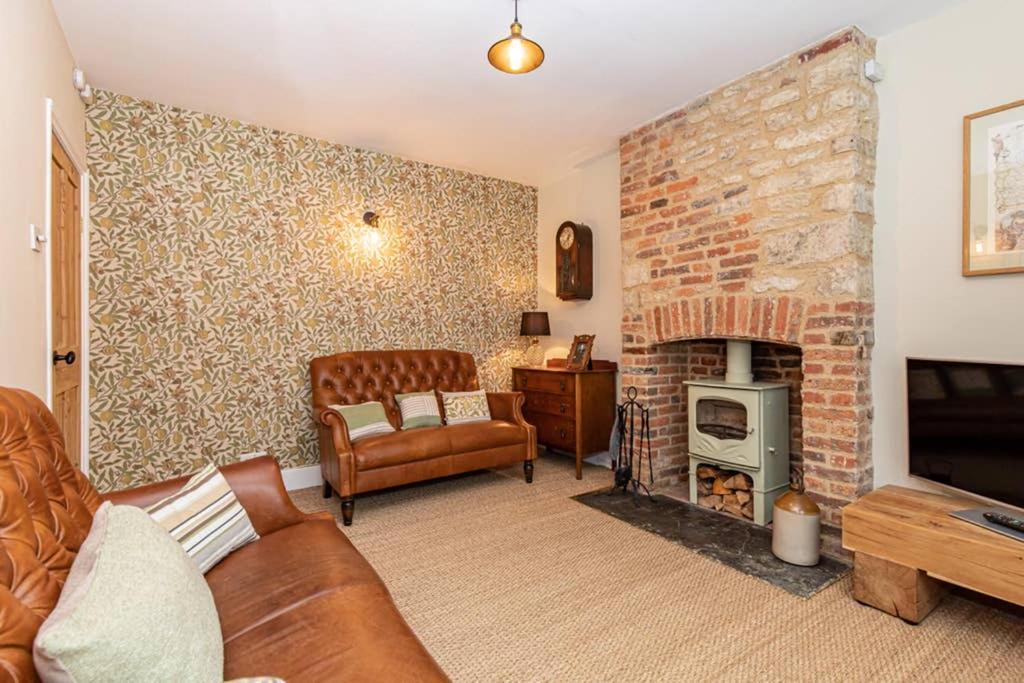 Oxfordshire Living - The Bowler Hat Cottage - Вудсток Екстер'єр фото