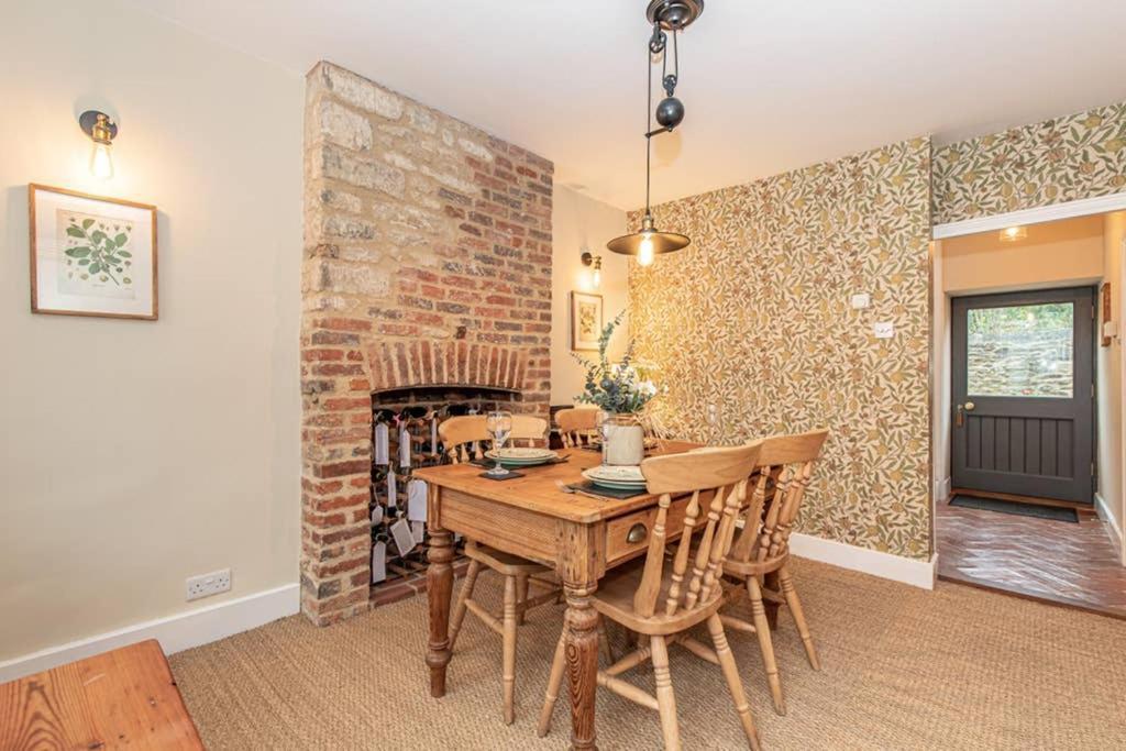 Oxfordshire Living - The Bowler Hat Cottage - Вудсток Екстер'єр фото