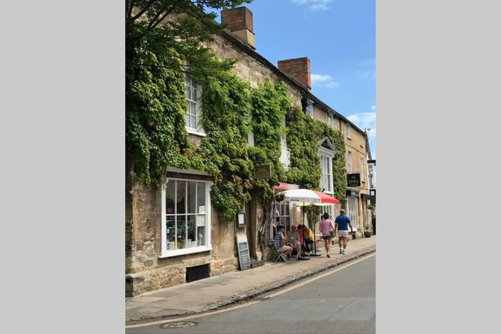 Oxfordshire Living - The Bowler Hat Cottage - Вудсток Екстер'єр фото