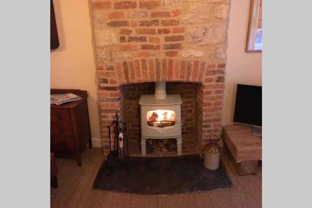 Oxfordshire Living - The Bowler Hat Cottage - Вудсток Екстер'єр фото