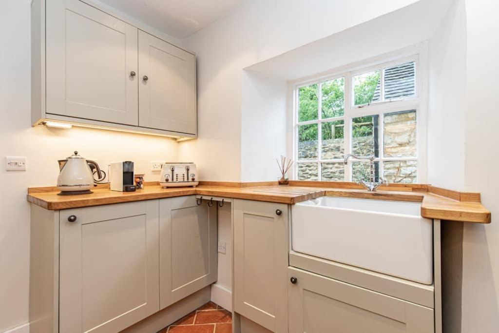 Oxfordshire Living - The Bowler Hat Cottage - Вудсток Екстер'єр фото